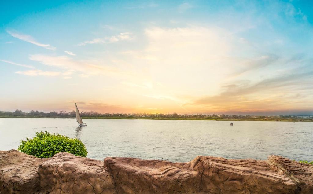 فندق بيراميزا الأقصر